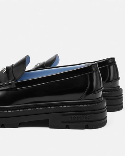 حذاء فيرساتشي