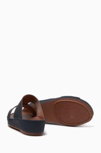 صندل ايزولا تشير كيو كوتشيري