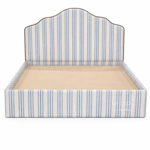 Striped bed