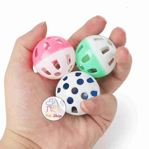 كورة الجرس لعبة قطط مسلية يحتوي الكيس على اربع كور...