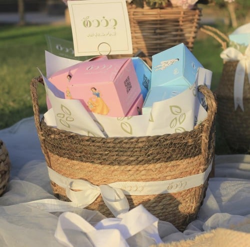 ١٥ توزيعة أطفال مع سلة خوص