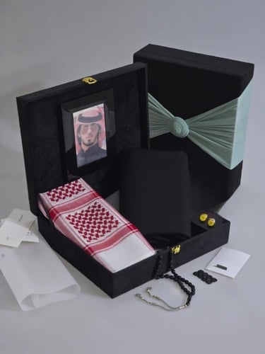 طقم هدية رجالي قماش وشماغ وسبحة وكبك