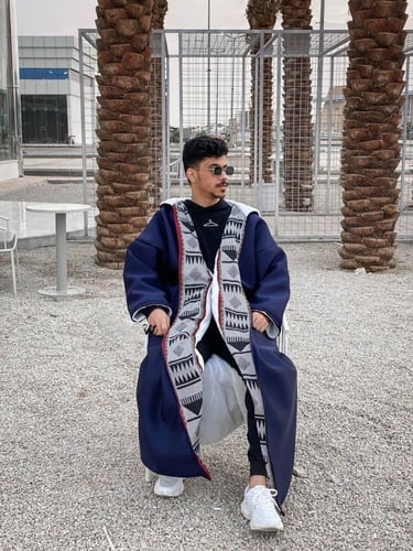 فروة سدو كحلي رجالية مع قبوع بتطريز تراثي