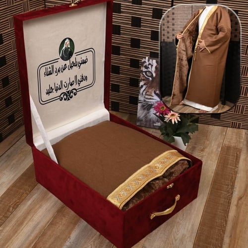 بشت وبر رجالي مقصب ذهبي