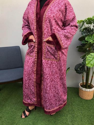 فروة نسائية بالاسم - تطريز مخصص - جودة عالية ودفء...