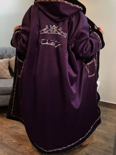 فروة نسائية شتوية مع قبعة وتطريز اسم | موديلات 202...