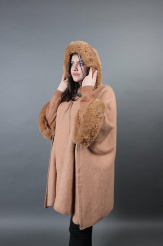 شال شتوي نسائي مع طاقية صوف – 8 ألوان