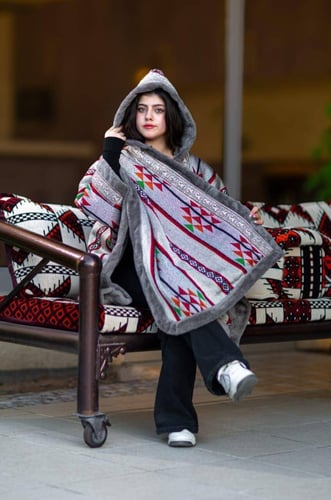 شال شتوي نسائي فاخر مع تطريز الاسم