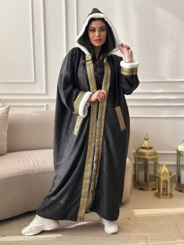 فروة نسائية صوف فاخرة - تطريز ذهبي لامع وفرو أبيض...