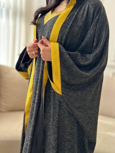 طقم صوف مغربي نسائي بشت مطرز ذهبي