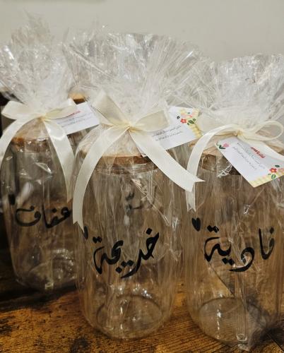 أكواب زجاجية بالإسم 12 حبة مع التغليف والثيم