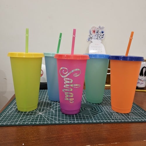 أكواب متغيرة بالبرودة