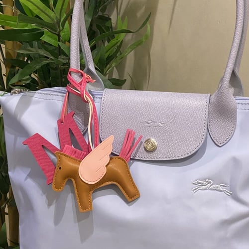 تعليقة حروف letters-pink