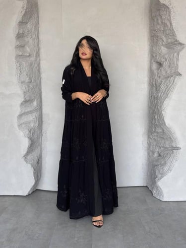 عبايه رقم 863 / القماش شيفون مبطن مع كريب / القصه...