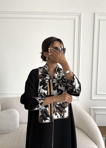 رقم العبايه 502 / القماش انترنت / القصه ستريت عادي...