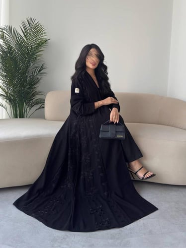 عبايه رقم 867 / شيفون مبطن مع كريب / القصه كلوش/ ا...