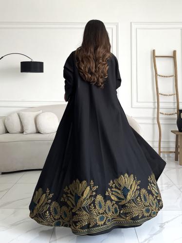 عبايه رقم 809 / القماش كريب المستقبل كوري / القصه...