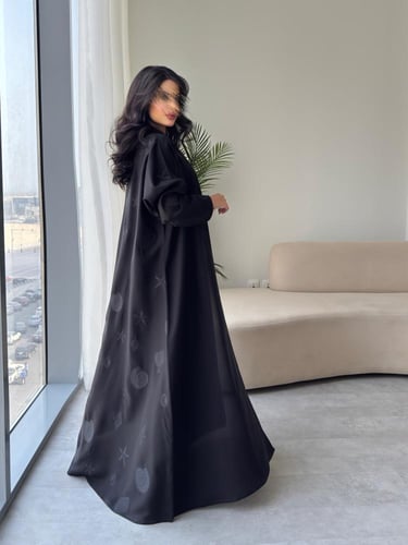 عبايه رقم 847 / القماش كريب ملكي / القصه نص كلوش /...