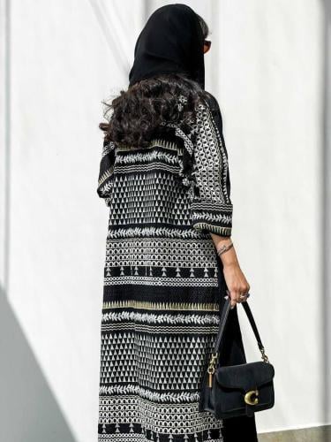 رقم العبايه 532 /القماش كريب لمار / التطريز كمبيوت...