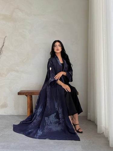 رقم العبايه 916 / القماش شيفون ناعم مع بطانه مع طر...