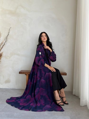 رقم العبايه 914 / القماش شيفون ناعم مع بطانه مع طر...