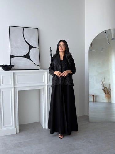 عبايه رقم 918 / القماش كريب المستقبل كوري مع دانتي...