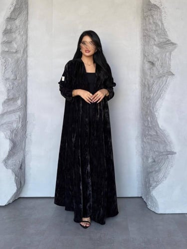 عبايه رقم 883 / القماش مخمل شتوي مبطن / القصه نص ك...