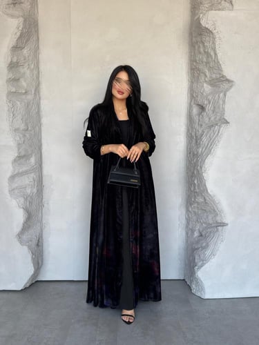 عبايه رقم 893 / القماش مخمل شتوي / القصه نص كلوش م...