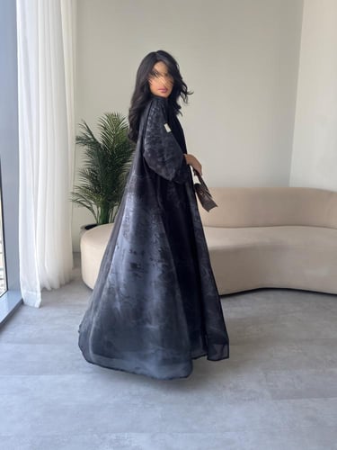 رقم العبايه 834 / القماش شيفون ناعم مع بطانه مع طر...