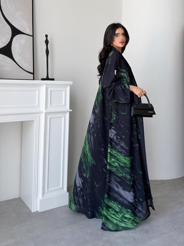 رقم العبايه 949 / القماش شيفون ناعم مع بطانه مع طر...