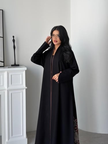 رقم العبايه 929 / القماش كريب المستقبل كوري / القص...