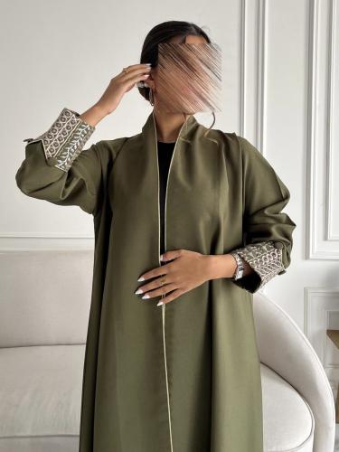 رقم العبايه 709 / القماش كريب لمار / القصه نص كلوش...