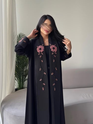 عبايه رقم 911 / القماش كريب المستقبل كوري / شك يدو...