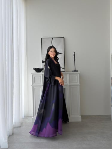 رقم العبايه 915 / القماش شيفون ناعم مع بطانه مع طر...