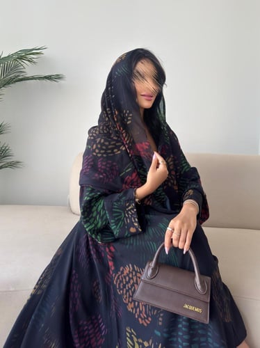 رقم العبايه 891 / القماش شيفون ناعم مع بطانه مع طر...