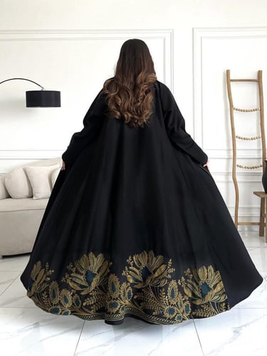 عبايه رقم 809 / القماش كريب المستقبل كوري / القصه...