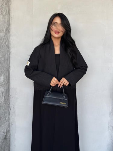 عبايه رقم 899 / القماش جاكار مع قماش كريب / القصه...