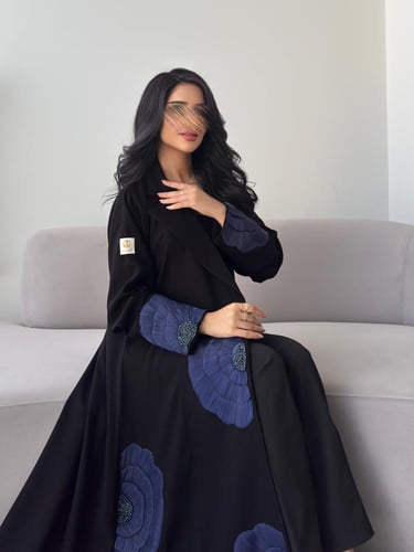 عبايه رقم 904 / القماش كريب كوبرا صيفي / القصه نص...