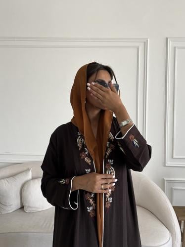 رقم العبايه 509 / القماش كريب ملكي / القصه نص كلوش...