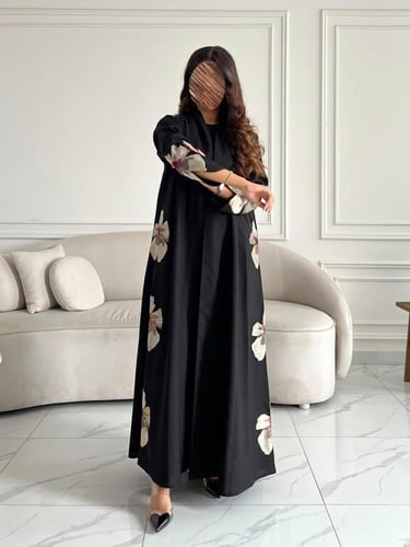 رقم العبايه 732 / القماش كريب المستقبل كوري / القص...