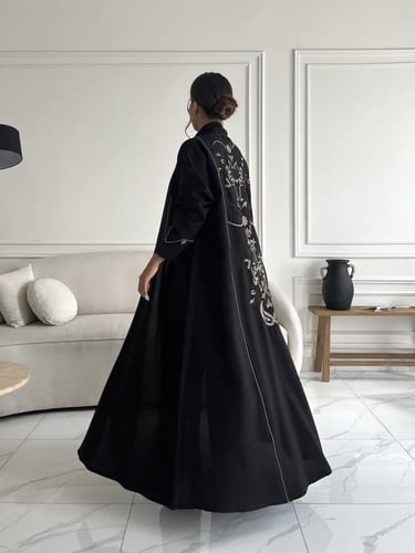 رقم العبايه 701 / القماش ك المستقبل كوري / القصه ن...