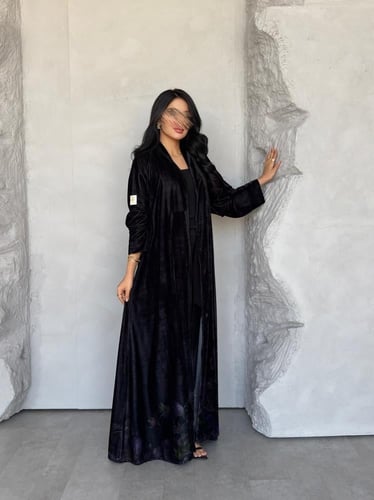 عبايه رقم 889 / القماش مخمل شتوي / القصه نص كلوش /...