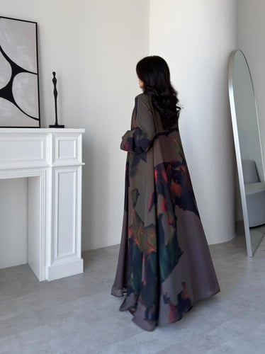 رقم العبايه 945 / القماش شيفون ناعم مع بطانه مع طر...