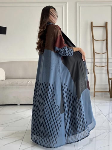 رقم العبايه 796 / القماش شيفون ناعم مع بطانه مع طر...