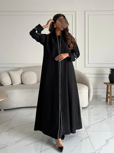 رقم العبايه 721 / القماش كريب ملكي / القصه نص كلوش...