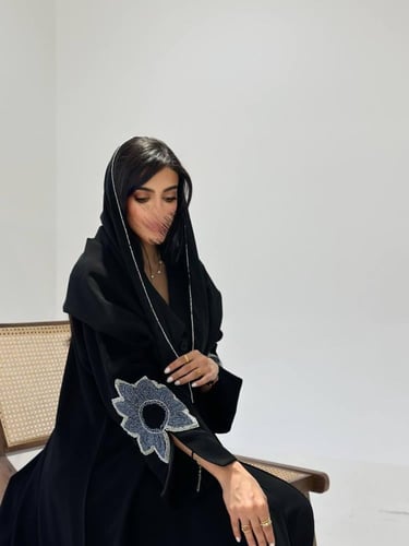 رقم العبايه 530 / القماش كريب ملكي / القصه عادي /...