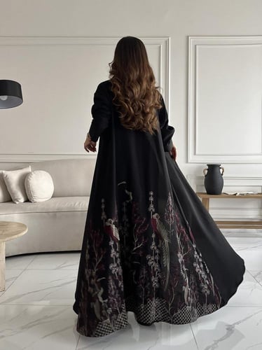 رقم العبايه 704 / القماش كريب ملكي / القصه نص كلوش...