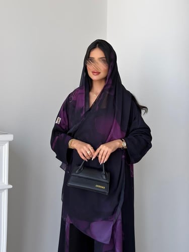 رقم العبايه 950 / القماش شيفون ناعم مع بطانه مع طر...