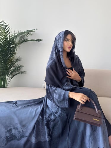 رقم العبايه 836 / القماش شيفون ناعم مع بطانه مع طر...