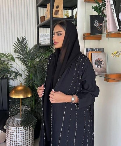 رقم العبايه 545 / القماش كريب ملكي / القصه كلوش /...